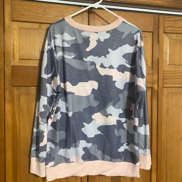 Pink/grey camo long sleeve - Picture 4 of 4